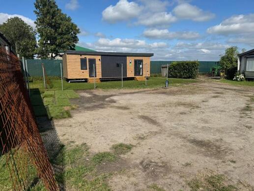 Camping chalet met staanplaats