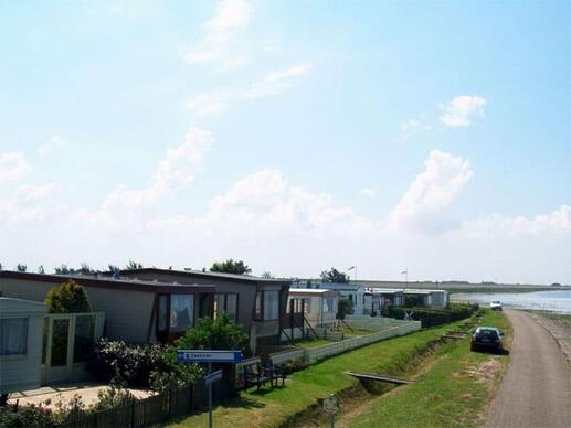 Chalet op Camping Zeezicht