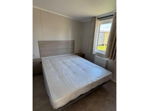 Camping chalet met staanplaats