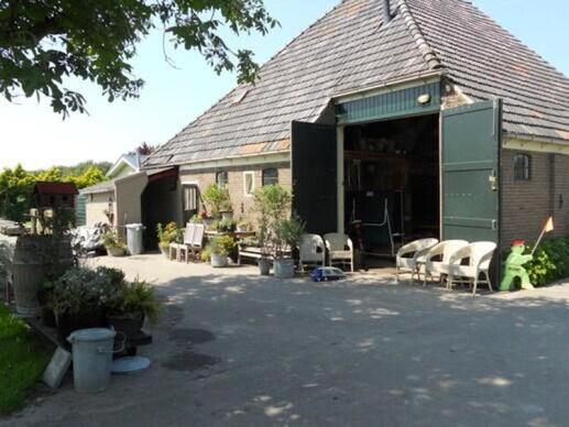 Chalet Lessenaar  op Camping Het Witte Hek